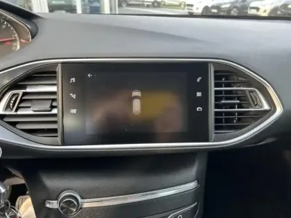 Photo 14 Peugeot 308  SW 1.5 BlueHDi 130ch S&S Allure