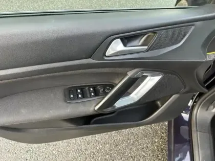 Photo 9 Peugeot 308  SW 1.5 BlueHDi 130ch S&S Allure