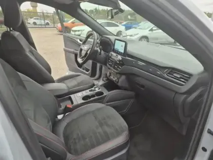 Photo 10 Ford Kuga  2.5 Duratec 190ch FHEV E85 Graphite Tech Edition BVA