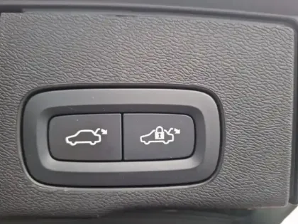 Photo 74 Volvo Xc60  T6 Hybride Rechargeable 253 + 145ch Ultra Style Dark Geartronic 8 AWD