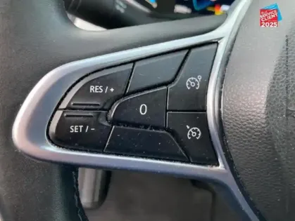 Photo 11 Renault Clio  1.6 E-Tech hybride 140ch Limited -21N