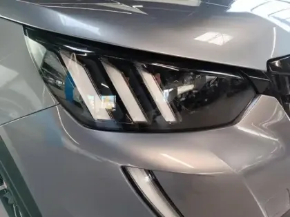 Photo 8 Peugeot 2008  1.5 BlueHDi 110ch S&S GT