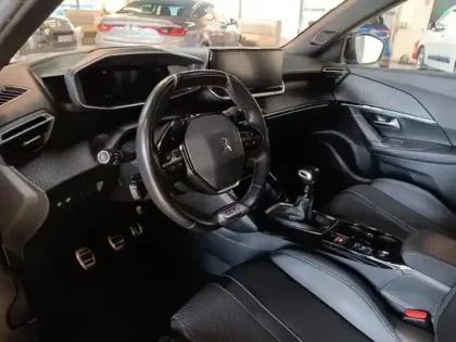 Photo 13 Peugeot 2008  1.5 BlueHDi 110ch S&S GT