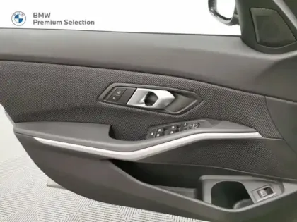 Photo 10 BMW Serie 3 Série 3 Touring 320dA MH 190ch Business Design