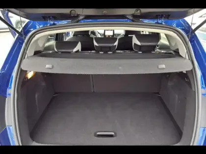 Photo 11 Renault Captur  1.6 E-Tech hybride 145ch Intens -21