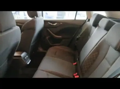 Photo 11 Skoda Kamiq  1.0 TGI G-Tec 90ch Ambition