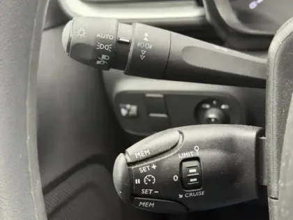 Photo 12 Citroën C3  1.2 PureTech 83ch S&S Shine