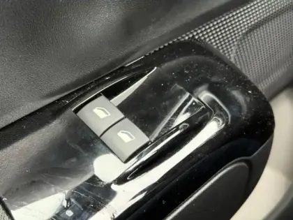 Photo 10 Citroën C3  1.2 PureTech 83ch S&S Shine