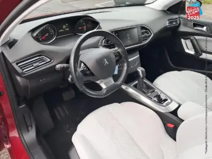 Photo 14 Peugeot 308  1.2 Puretech 130ch Allure S/S EAT6 5p GPS Camera