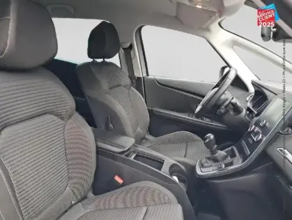 Photo 4 Renault Grand Scenic  1.7 Blue dCi 120ch Business 7 places