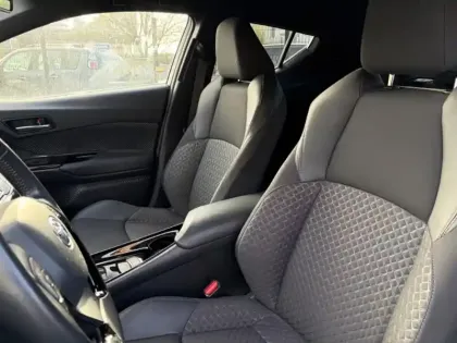 Photo 11 Toyota C-HR 1.8 Hybride 122 Edition 1.8L 122CH E