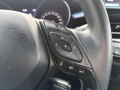 Photo 17 Toyota C-HR 1.8 Hybride 122 Edition 1.8L 122CH E