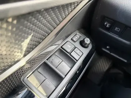 Photo 15 Toyota C-HR 1.8 Hybride 122 Edition 1.8L 122CH E