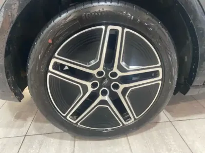 Photo 13 Ford Capri 286ch Extended Range 77kW Pack Premium RWD