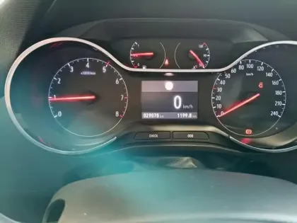 Photo 20 Opel Crossland  1.2 Turbo 110 ch BVM6 Elegance