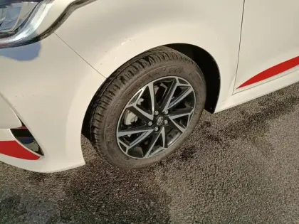 Photo 13 Toyota Yaris  Hybride 116h Design