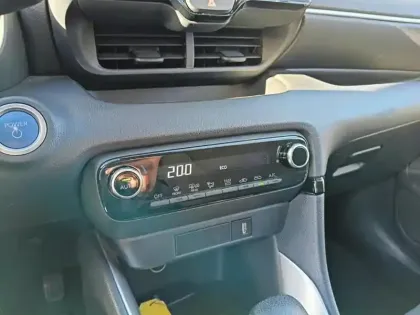 Photo 20 Toyota Yaris  Hybride 116h Design