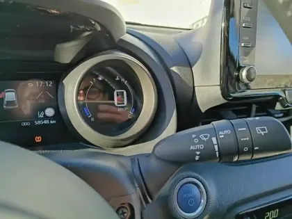 Photo 16 Toyota Yaris  Hybride 116h Design