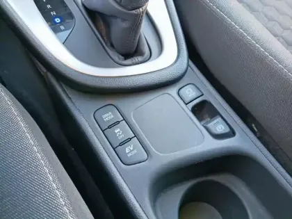 Photo 27 Toyota Yaris  Hybride 116h Design