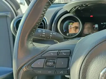 Photo 11 Toyota Yaris  Hybride 116h Design