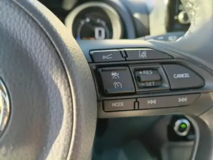 Photo 15 Toyota Yaris  Hybride 116h Design