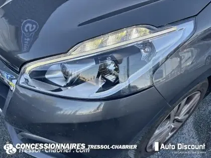 Photo 13 Peugeot 208  1.2 PureTech 82ch BVM5 Style