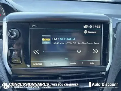 Photo 10 Peugeot 208  1.2 PureTech 82ch BVM5 Style