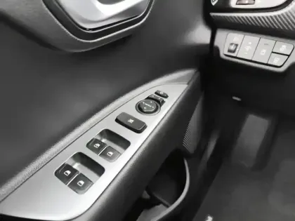 Photo 18 Kia Rio  1.0 T-GDi 120 ch MHEV DCT7 GT-Line Premium