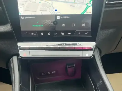 Photo 4 Renault Austral 1.2 E-Tech full hybrid 200ch Iconic- 24