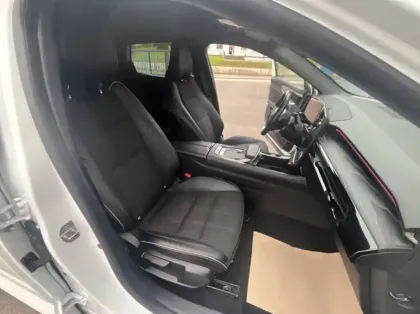 Photo 25 Renault Austral 1.2 E-Tech full hybrid 200ch Iconic- 24