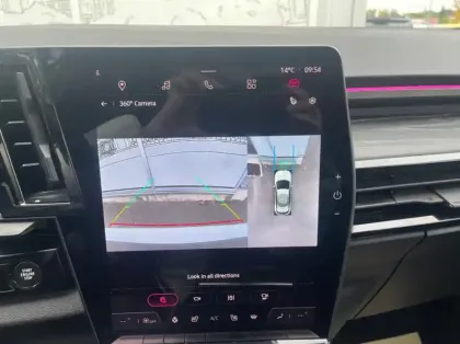 Photo 15 Renault Austral 1.2 E-Tech full hybrid 200ch Iconic- 24