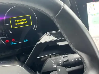 Photo 7 Renault Austral 1.2 E-Tech full hybrid 200ch Iconic- 24