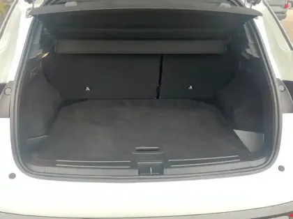 Photo 10 Renault Austral 1.2 E-Tech full hybrid 200ch Iconic- 24