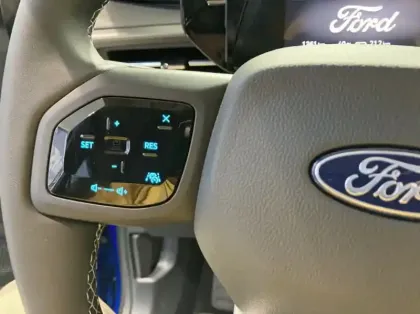 Photo 38 Ford Explorer Gén. IV Ph1 Select 5