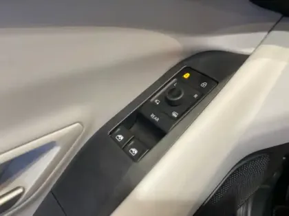 Photo 28 Ford Explorer Gén. IV Ph1 Select 5