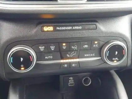 Photo 14 Ford Kuga  2.5 Duratec 190ch FHEV E85 Titanium BVA