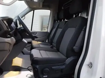 Photo 12 Volkswagen Crafter  Fg 35 L4H3 2.0 TDI 140ch Business Traction BVA8