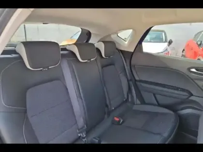 Photo 14 Renault Captur  1.6 E-Tech full hybrid 145ch Techno