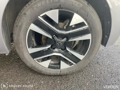 Photo 10 Peugeot 208  1.2 Hybrid 100ch Allure e-DCS6