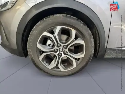 Photo 9 Renault Captur  1.6 E-Tech hybride 145ch Intens -21