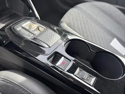 Photo 12 Peugeot 208  1.2 Hybrid 100ch Active e-DCS6