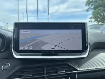 Photo 14 Peugeot 208  1.2 Hybrid 100ch Active e-DCS6