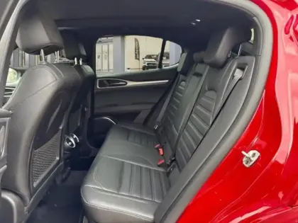 Photo 9 Alfa Romeo Stelvio  2.2 Diesel 210ch Veloce Q4 AT8 MY22