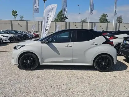 Photo 2 Toyota Yaris  130h GR Sport 5p MY25