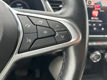 Photo 11 Renault Captur  1.6 E-Tech Plug-in 160ch Initiale Paris