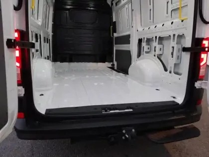 Photo 5 Volkswagen Crafter  Fg 30 L3H3 2.0 TDI 140ch Business Traction