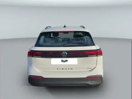 Photo 14 Volkswagen Tiguan  1.5 eTSI 130ch Life Plus DSG7