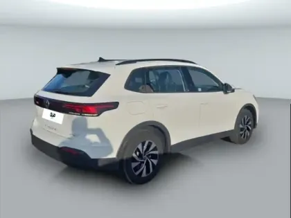 Photo 10 Volkswagen Tiguan  1.5 eTSI 130ch Life Plus DSG7