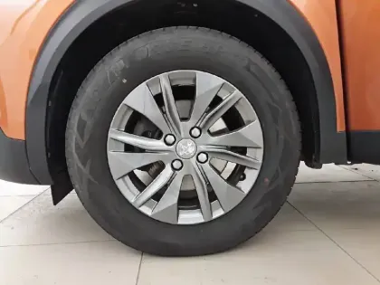 Photo 12 Peugeot 2008  PureTech 100 S&S BVM6