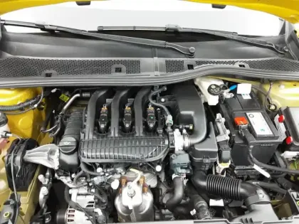 Photo 38 Peugeot 208  PureTech 75 S&S BVM5